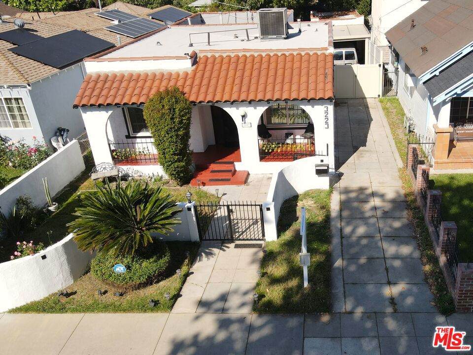 3223 Perlita Avenue - Photo 1