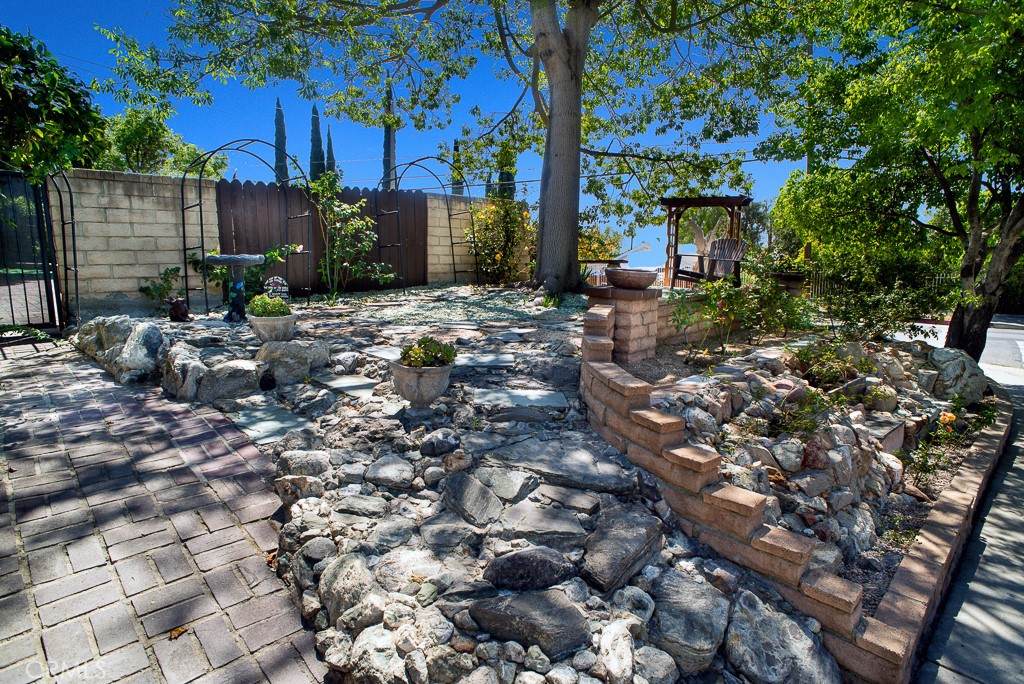 https://bt-photos.global.ssl.fastly.net/socal/orig_boomver_1_423338810-2.jpg