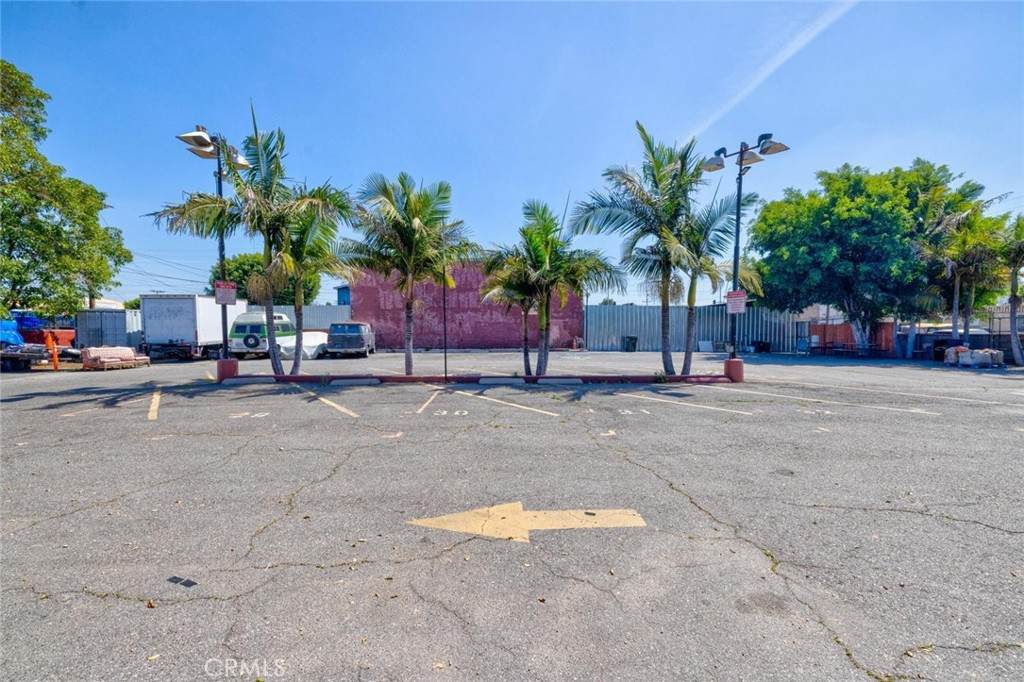 1437 61st - Photo 1