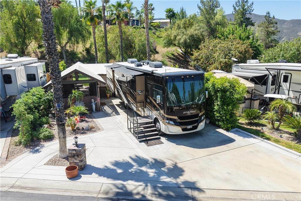 https://bt-photos.global.ssl.fastly.net/socal/orig_boomver_1_423532810-2.jpg