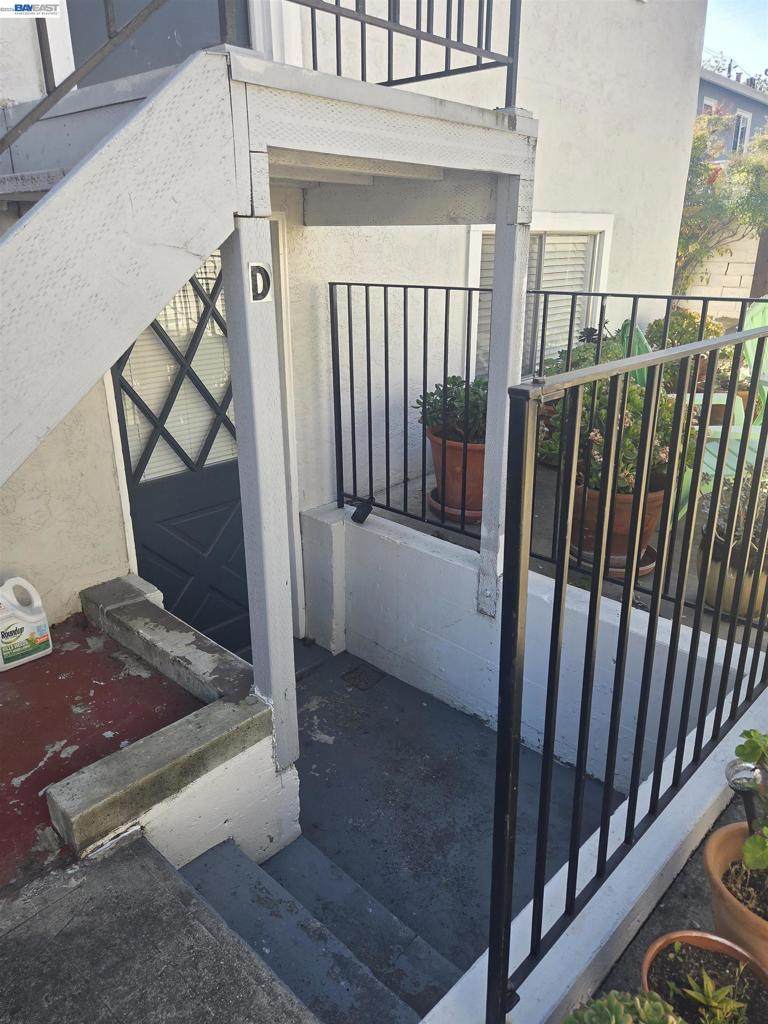 3851 Vineyard Ave - Photo 1