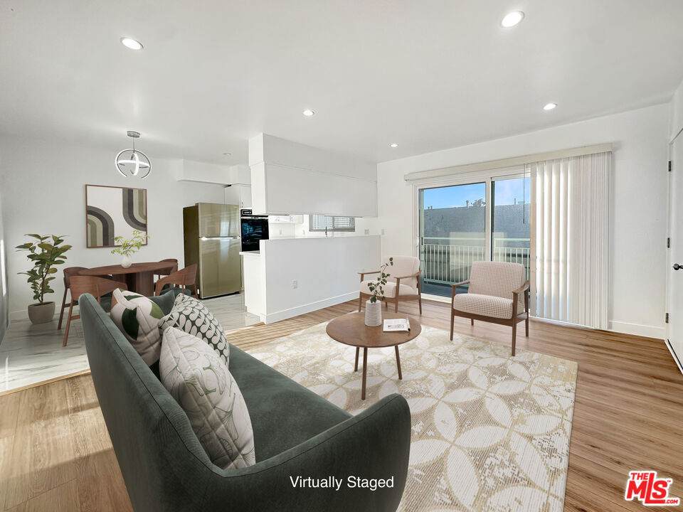 220 Hyde Park - Photo 1