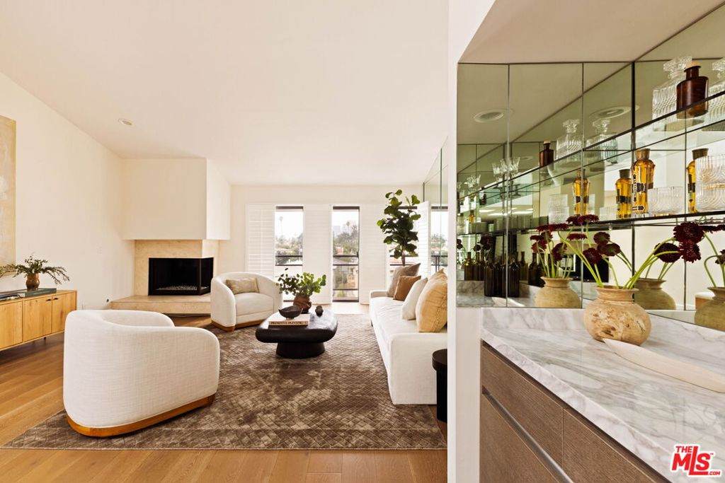 1520 Beverly Glen Boulevard - Photo 1