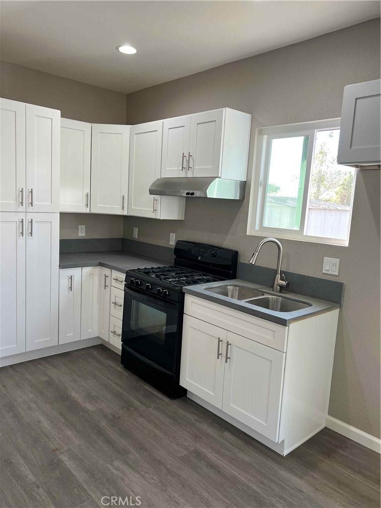 10026 Portola Avenue - Photo 1