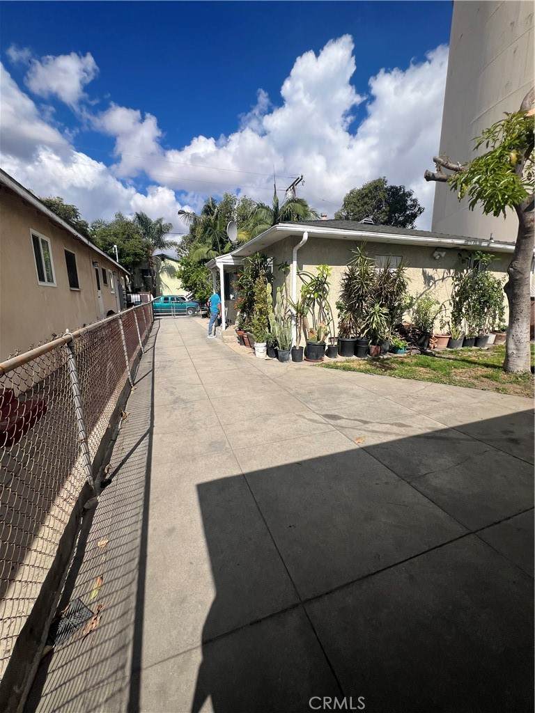https://bt-photos.global.ssl.fastly.net/socal/orig_boomver_1_423807636-2.jpg
