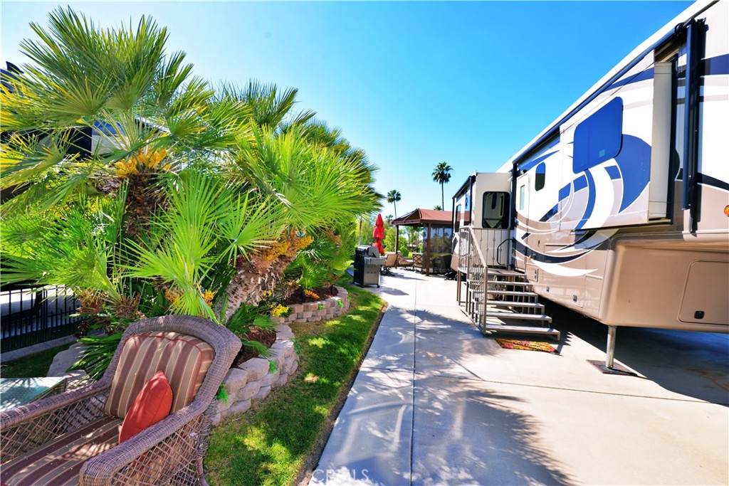 https://bt-photos.global.ssl.fastly.net/socal/orig_boomver_1_423808247-2.jpg