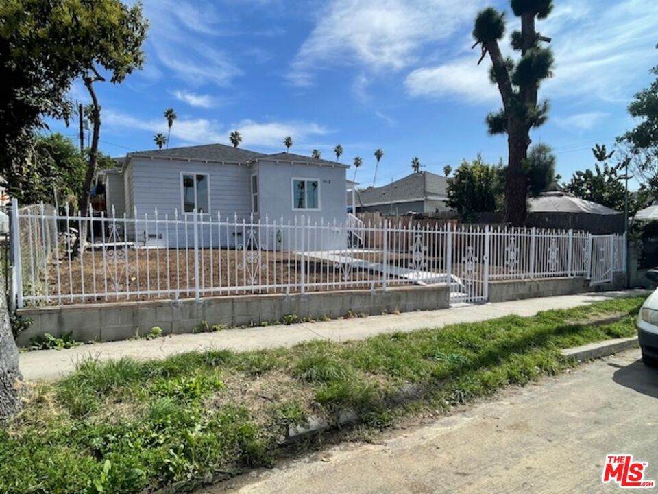https://bt-photos.global.ssl.fastly.net/socal/orig_boomver_1_423944764-2.jpg