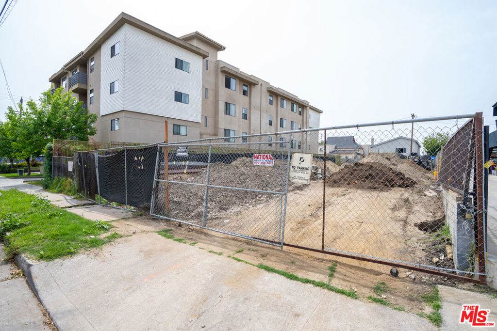 1817 Sichel Street - Photo 1