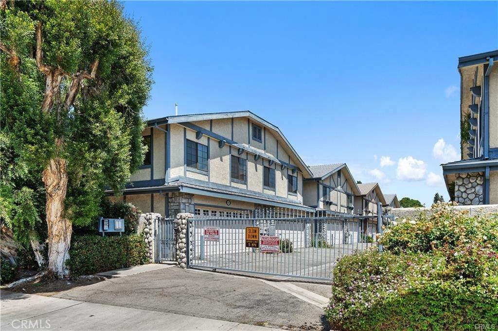 18435 Keswick Street - Photo 1