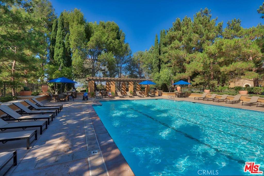211 Danbrook - Photo 1