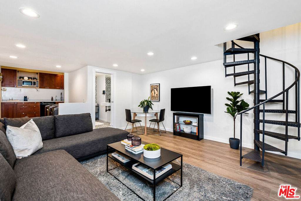 717 Huntley Drive - Photo 1