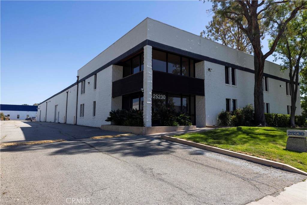 25230 Avenue Stanford - Photo 1