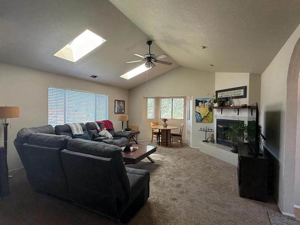 https://bt-photos.global.ssl.fastly.net/socal/orig_boomver_1_425082427-2.jpg