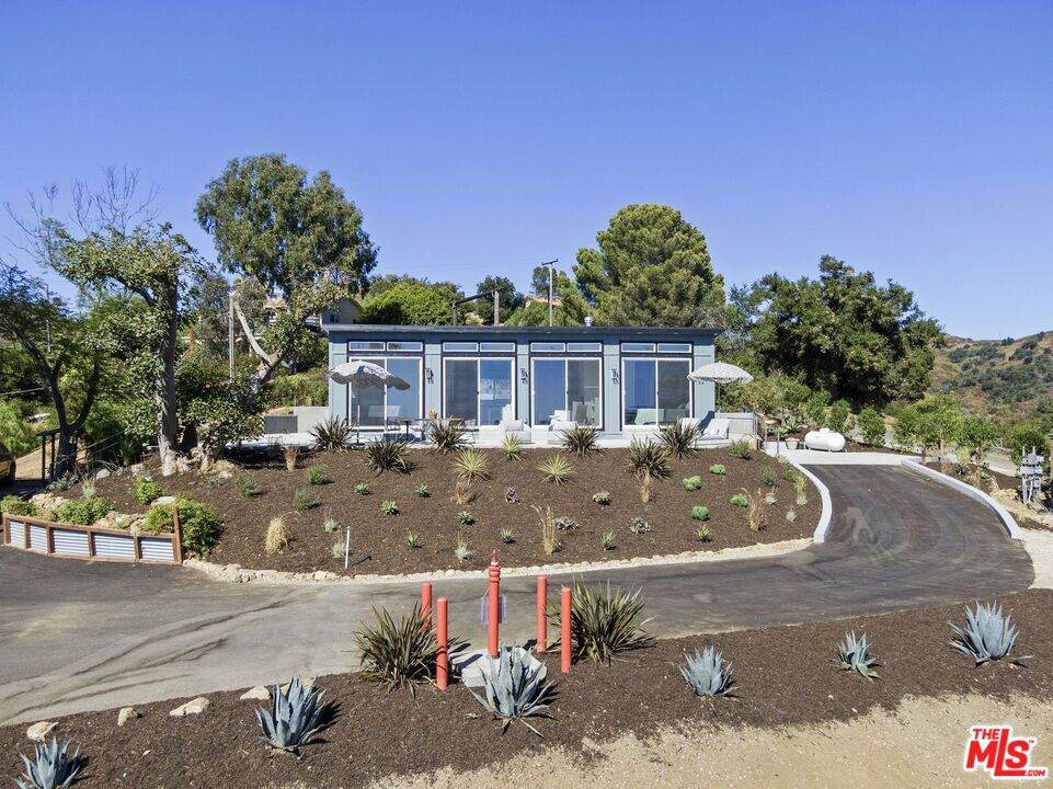 https://bt-photos.global.ssl.fastly.net/socal/orig_boomver_1_425117075-2.jpg