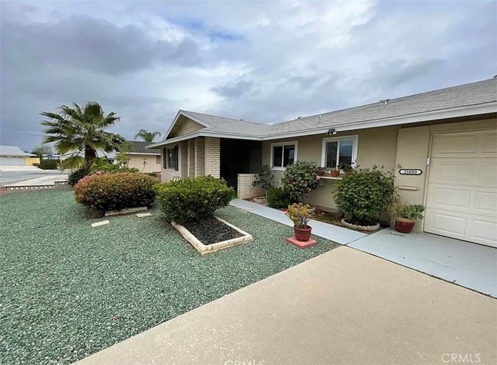 25899 Whitman - Photo 1