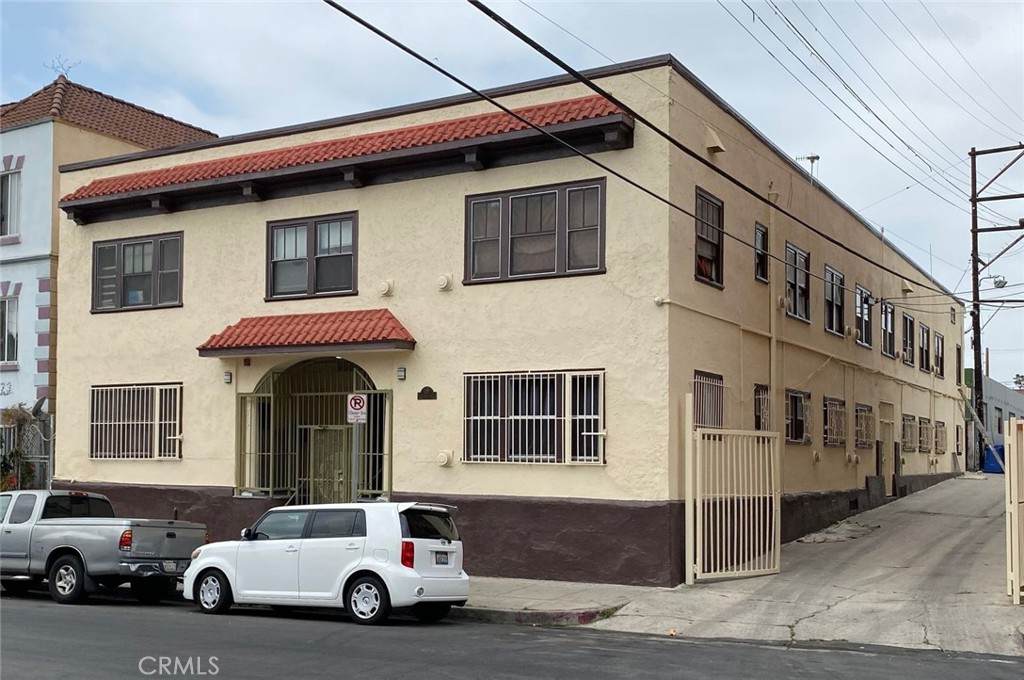 717 Columbia Avenue - Photo 1