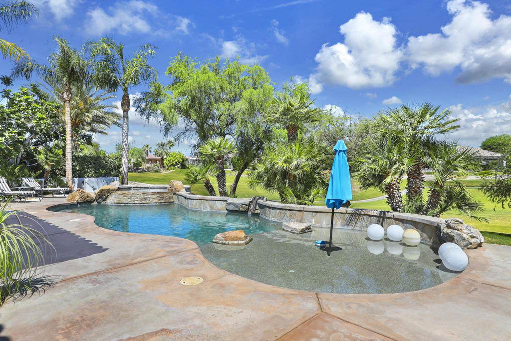 https://bt-photos.global.ssl.fastly.net/socal/orig_boomver_1_425663675-2.jpg