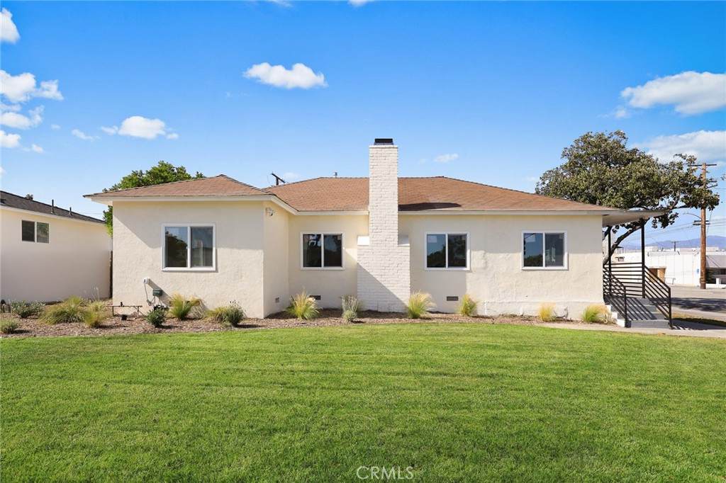 1421 Norwood Place - Photo 1