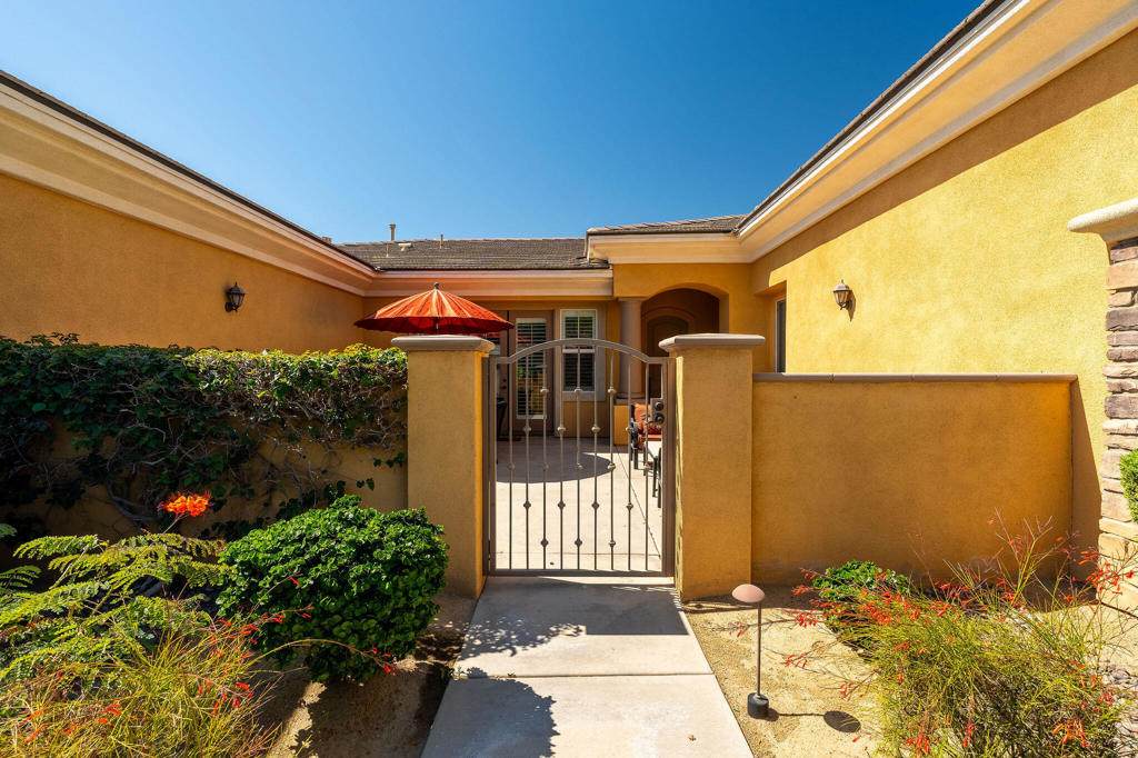 https://bt-photos.global.ssl.fastly.net/socal/orig_boomver_1_425850060-2.jpg