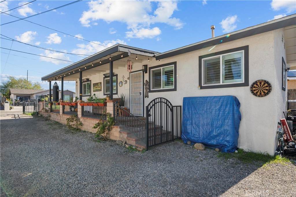 318 Sycamore Street - Photo 1
