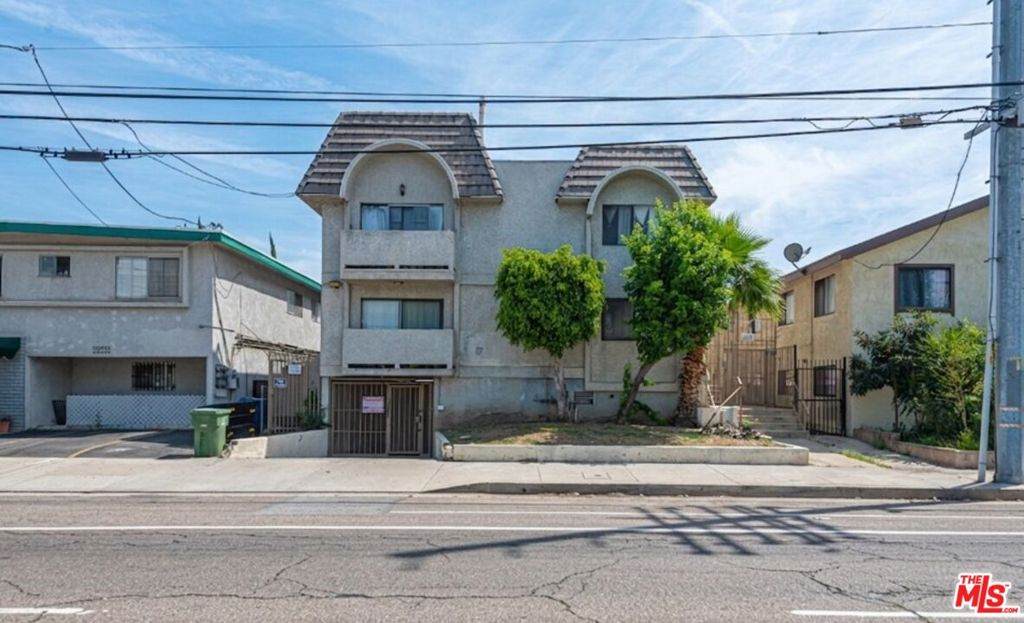 6860 Woodley Avenue - Photo 1