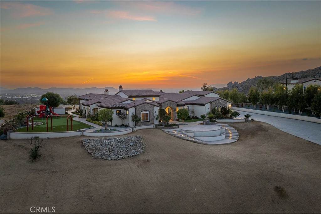 https://bt-photos.global.ssl.fastly.net/socal/orig_boomver_1_425868765-2.jpg
