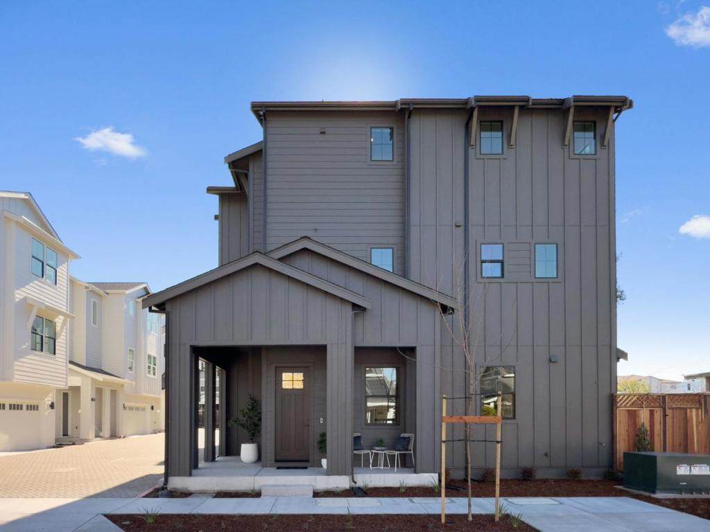 44 Sunnyside Avenue - Photo 1