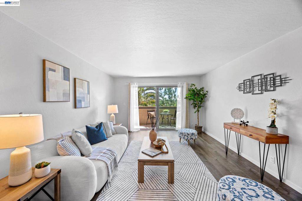 955 Shorepoint Ct - Photo 1