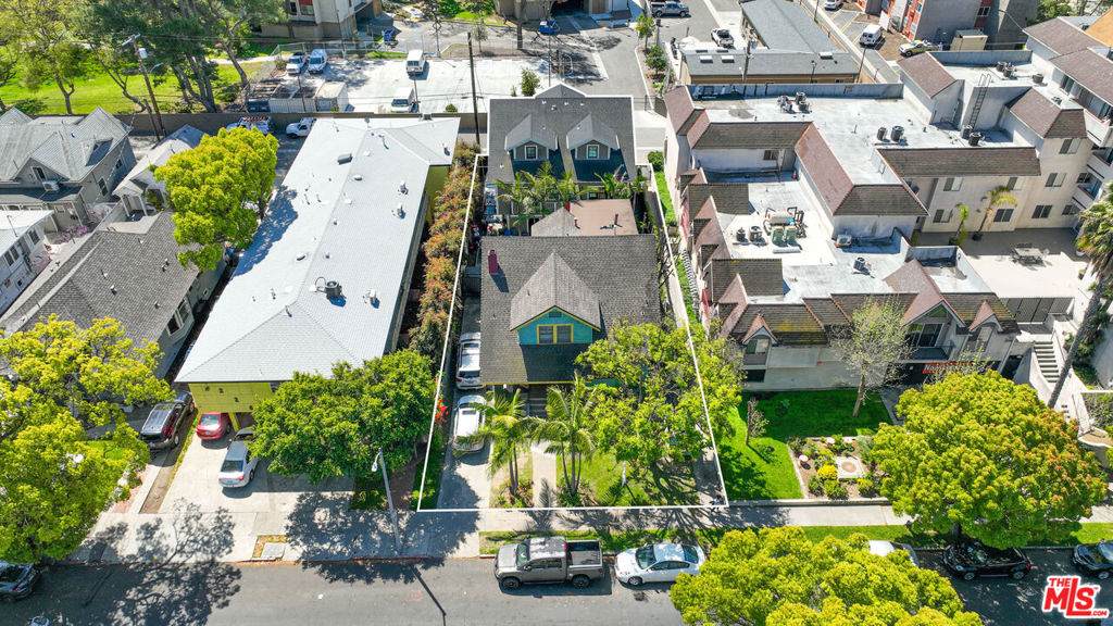 1238 30th Street - Photo 1
