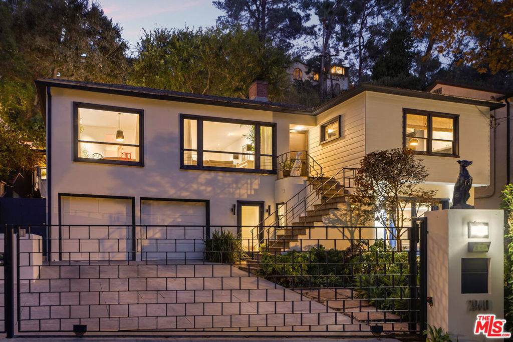 2940 Beachwood Drive - Photo 1