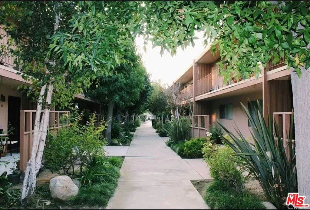 14903 Normandie Avenue - Photo 1