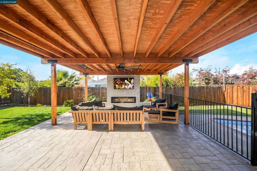 1745 Eucalyptus Ct - Photo 1