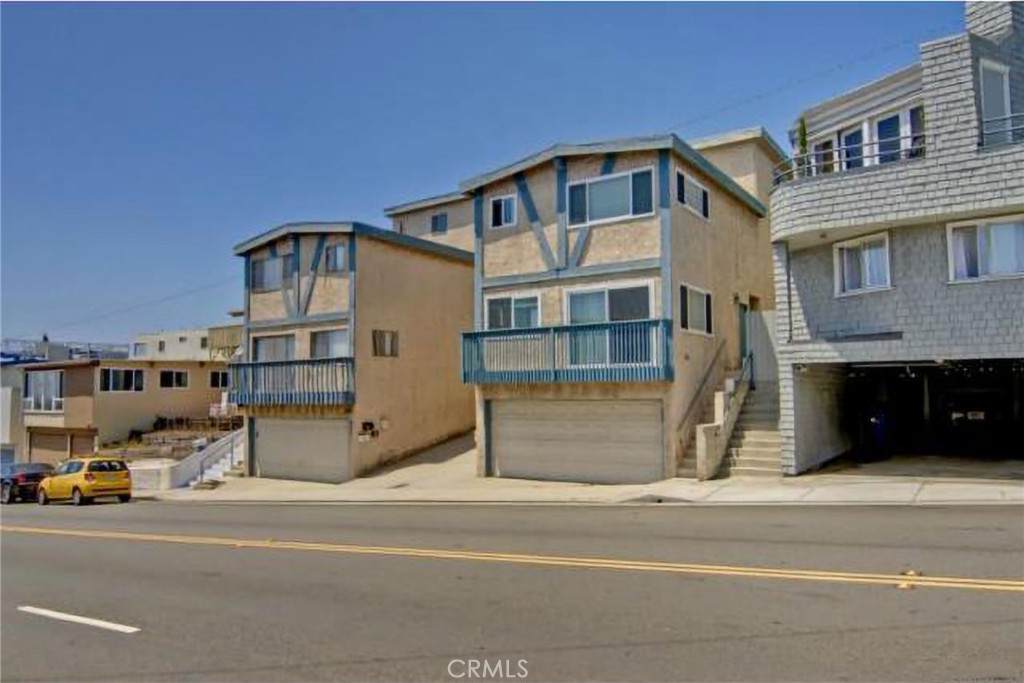 637 Manhattan Beach Boulevard - Photo 1