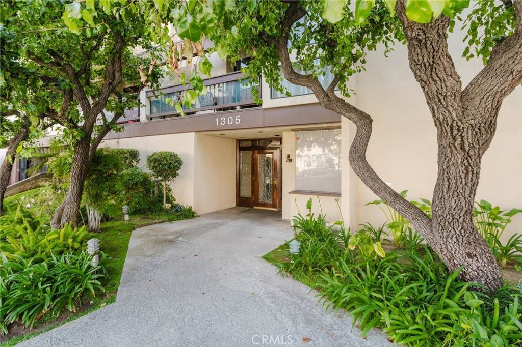 1305 Columbus Avenue - Photo 1