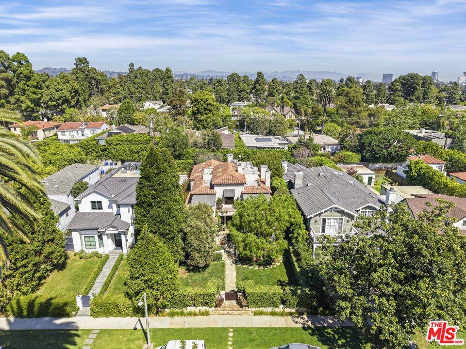 423 22nd Street - Photo 1