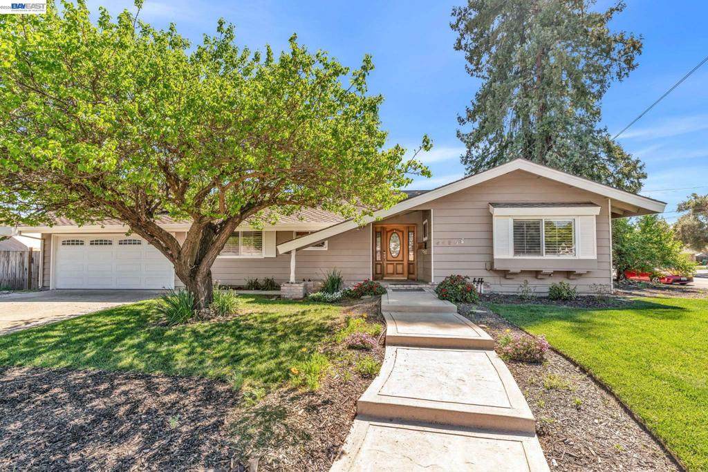 9459 Broadmoor Dr - Photo 1