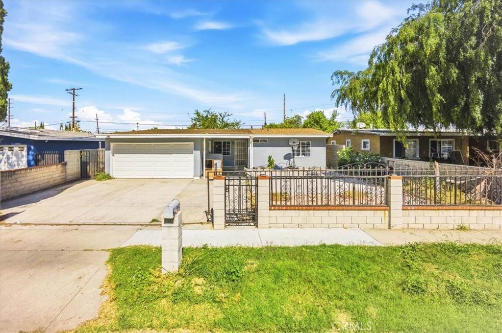 915 Stichman Avenue - Photo 1