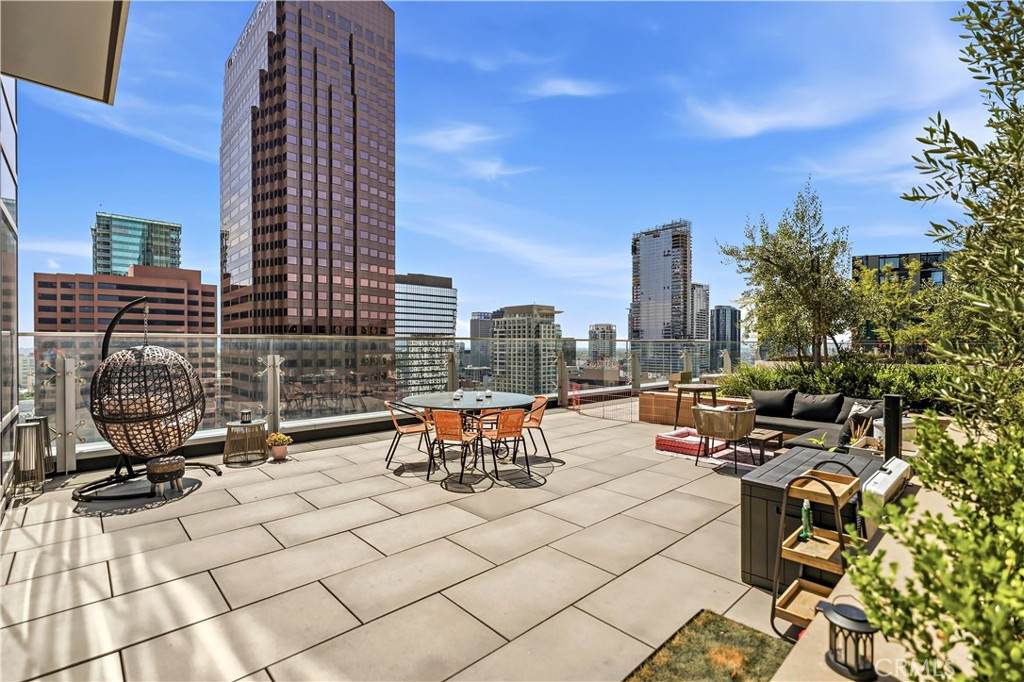 877 S Francisco - Photo 1