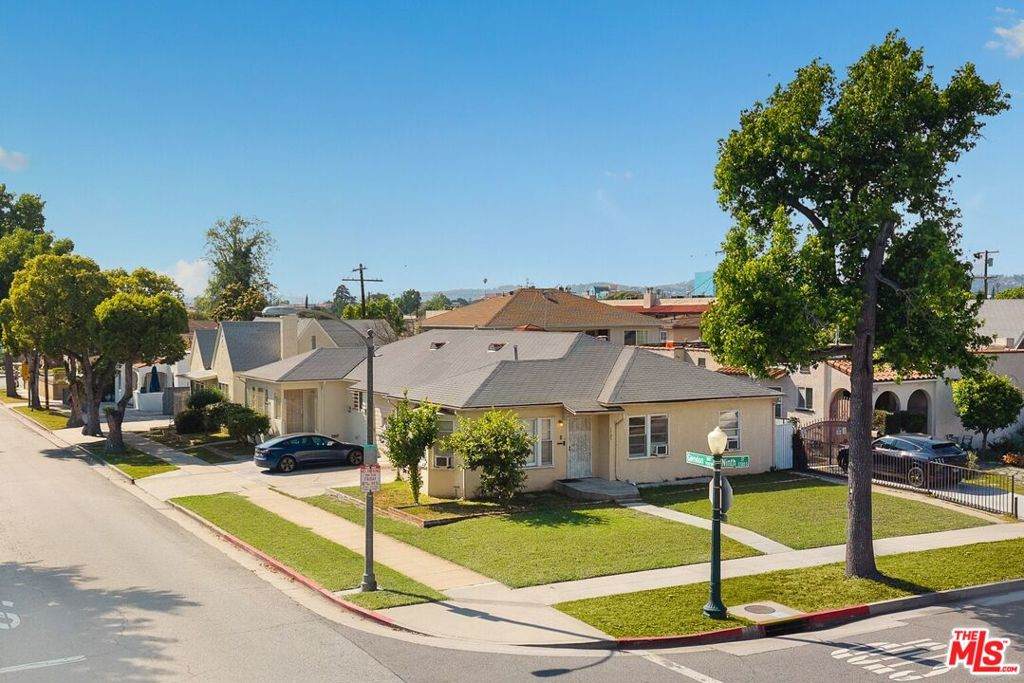 1721 9th Street - Photo 1