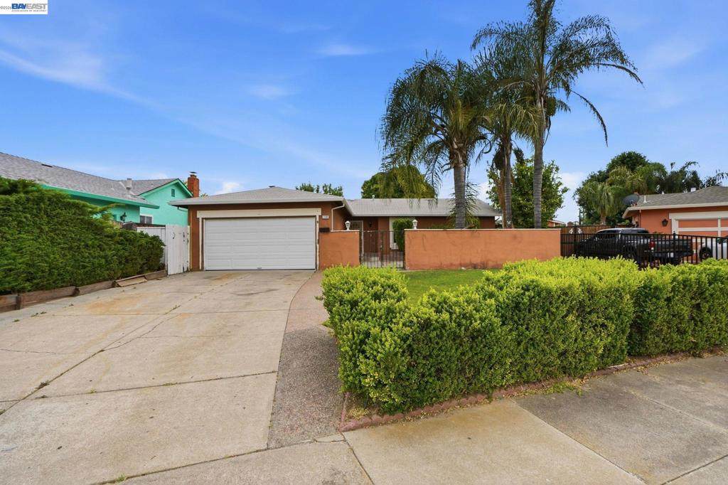 2705 Adobe Ct - Photo 1