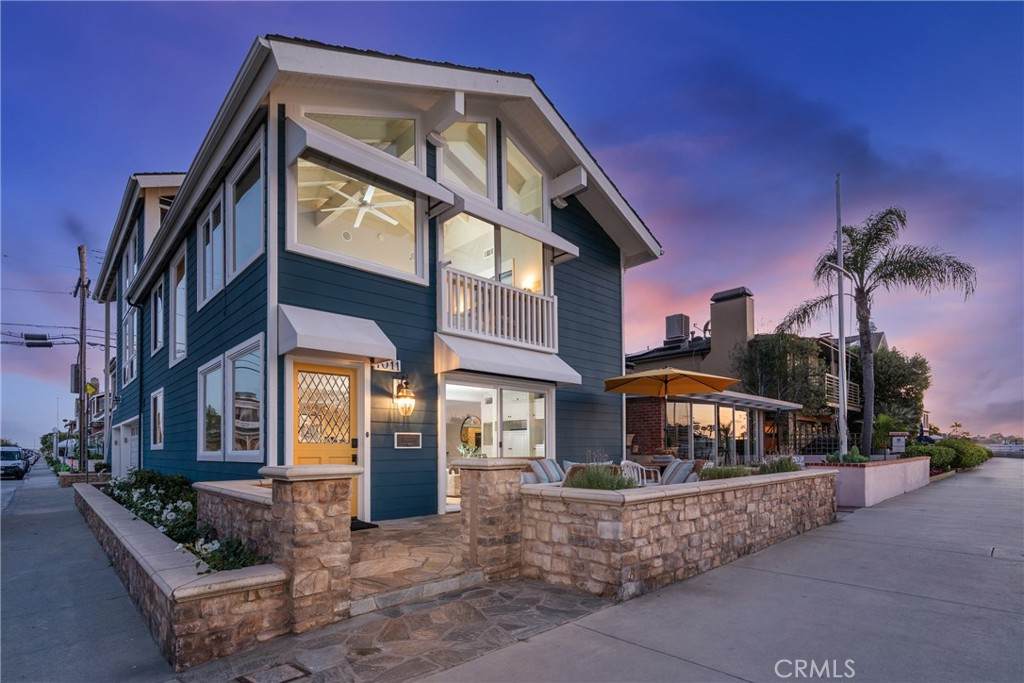 1011 Bay Front - Photo 1