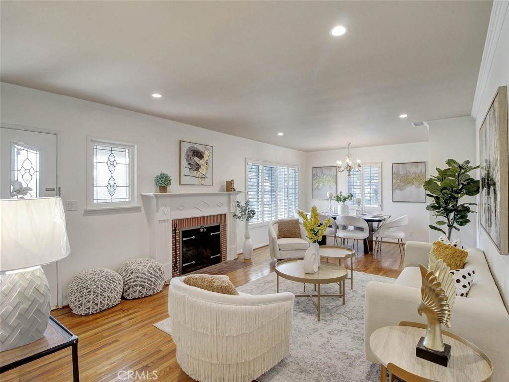 6341 Sultana - Photo 1