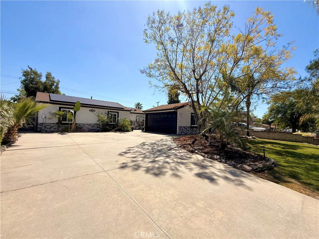 134 Treanor Avenue - Photo 1