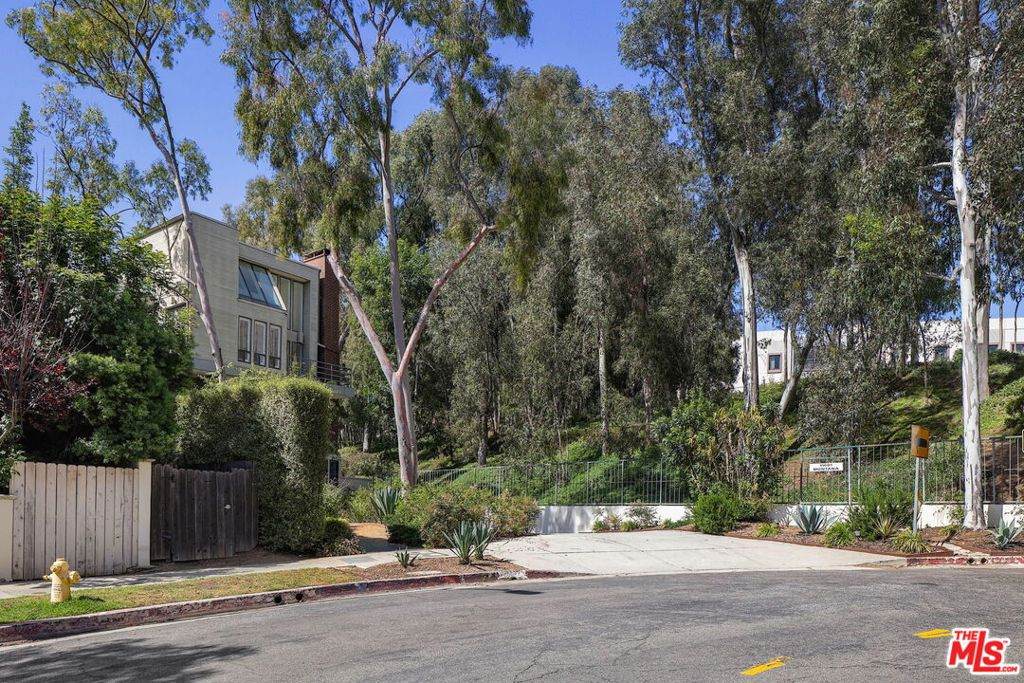 https://bt-photos.global.ssl.fastly.net/socal/orig_boomver_1_426272172-2.jpg