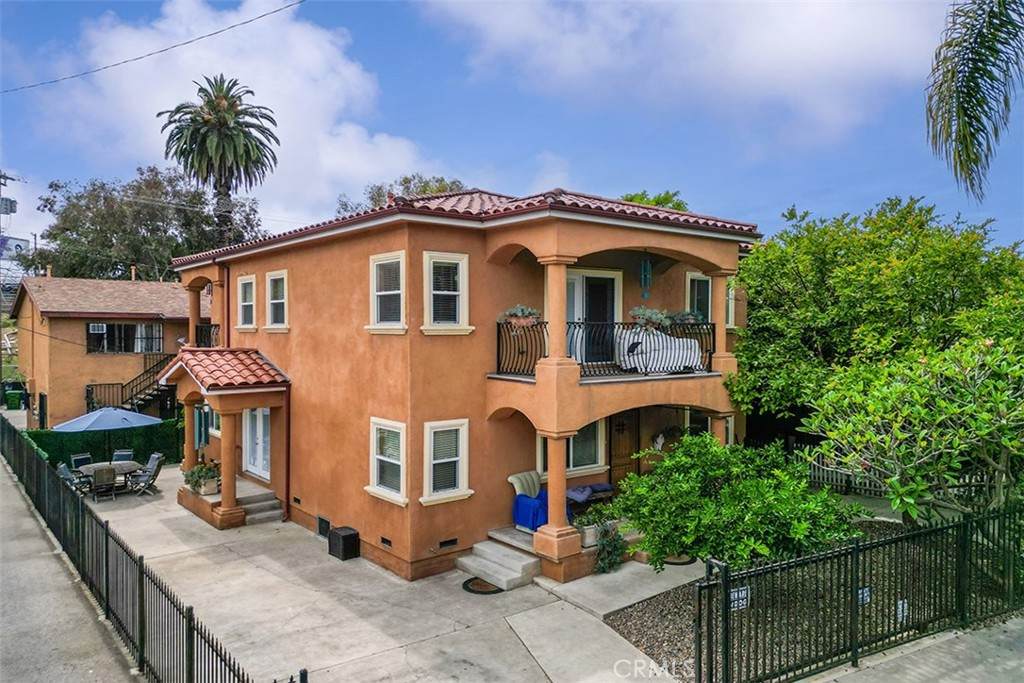 2516 Elsinore Street - Photo 1
