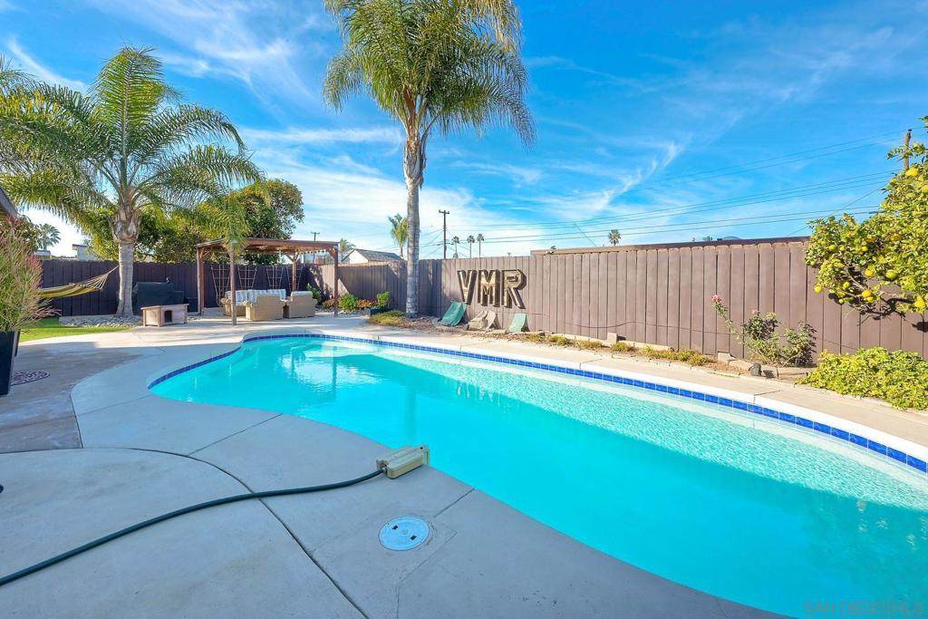 https://bt-photos.global.ssl.fastly.net/socal/orig_boomver_1_426305953-3.jpg