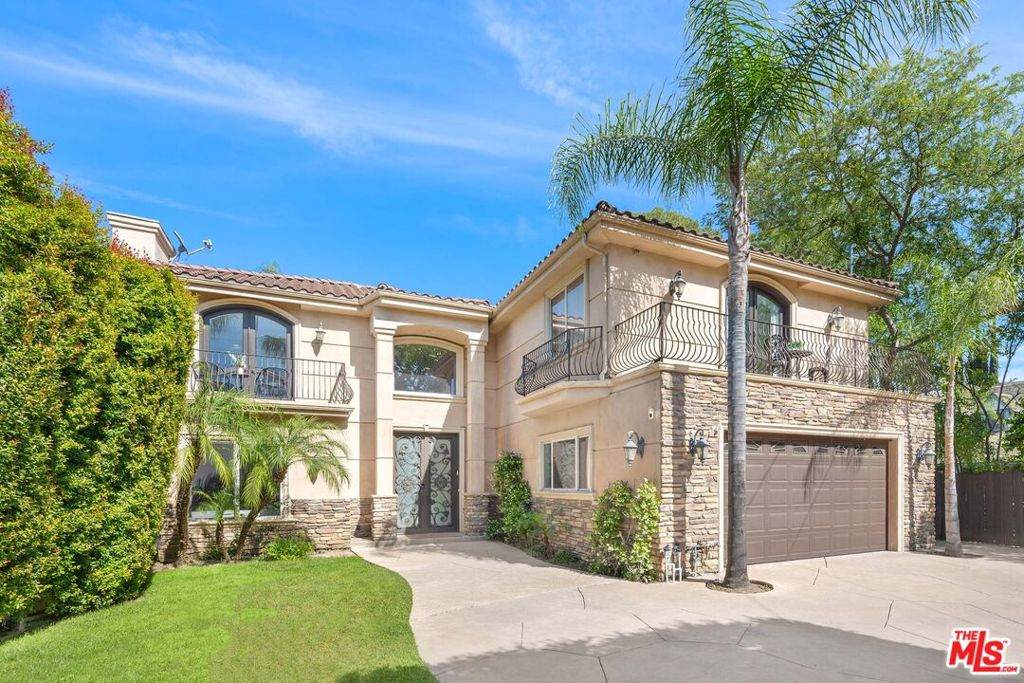 5018 Woodley Avenue - Photo 1