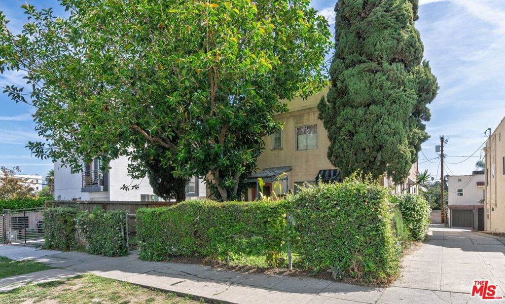 328 Alexandria Avenue - Photo 1