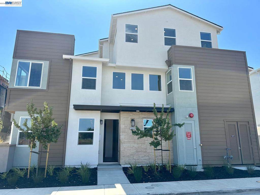 5526 Silver Way - Photo 1