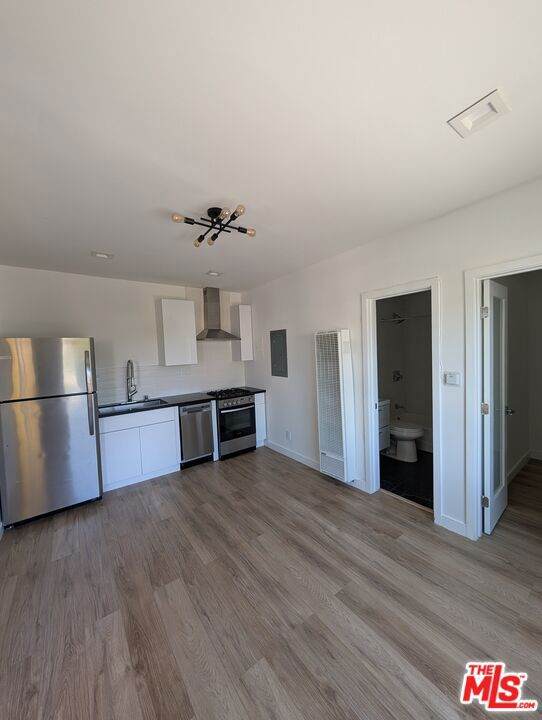 2626 Cloverfield Boulevard - Photo 1